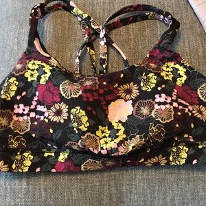 Lululemon bra size 8, floral design